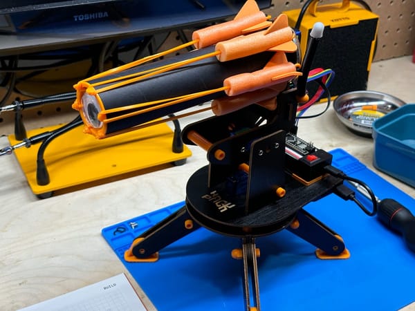 Tourelle IR CrunchLabs : assembler, programmer et tirer